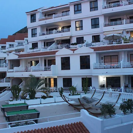 Cristianos Tipaki * Los Cristianos (Tenerife)