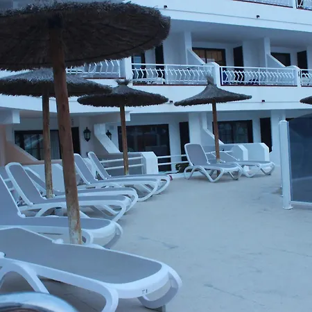 Cristianos Tipaki Apartment