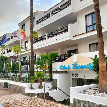 Cristianos Tipaki Apartman