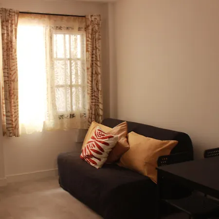 Apartament Tipaki Cristianos *
