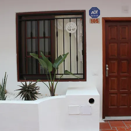Tipaki Cristianos Apartament