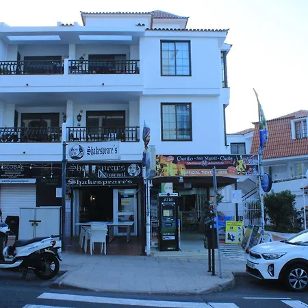 Apartament Tipaki Cristianos *