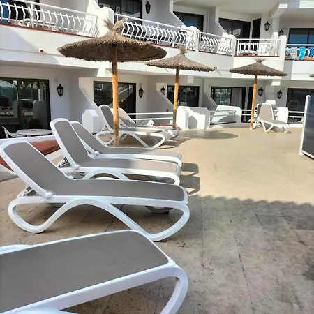 Apartament Tipaki Cristianos