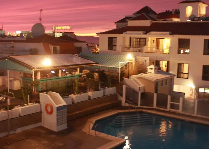 Tipaki Cristianos Apartment